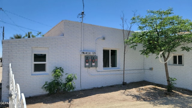 231 Francis St, El Paso, TX 79905 - view of side of property featuring brick siding