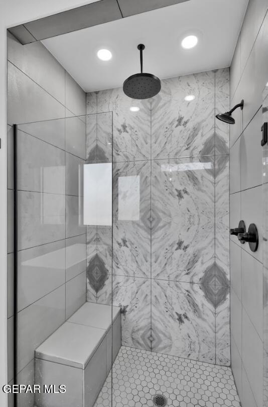 1846 Pommel Pl, El Paso, TX 79911 - full bath featuring a shower stall