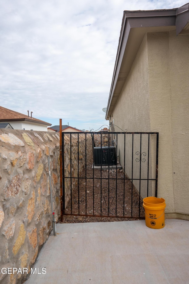 756 Jalynn Grace, Canutillo, TX 79835 - view of patio / terrace with a gate