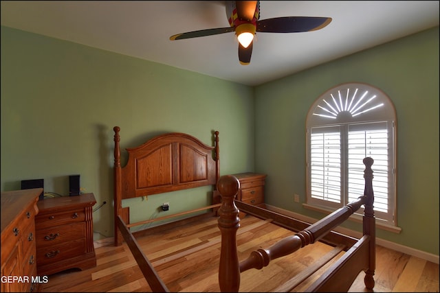 29 Cielo Vis, Anthony, NM 88021 - bedroom featuring baseboards, light wood-style floors, and a ceiling fan