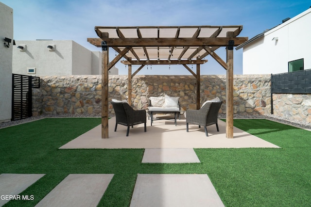 view of yard featuring outdoor lounge area, a patio, a fenced backyard, and a pergola