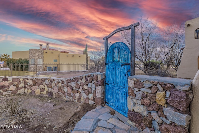 32 Cielo Dorado Dr, Anthony, NM 88021 - exterior space featuring fence and a gate