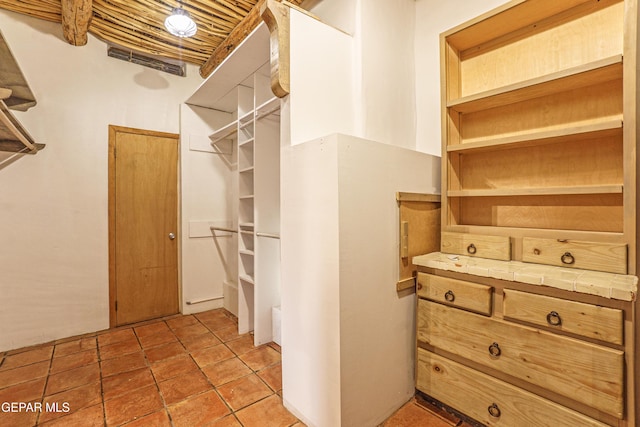 32 Cielo Dorado Dr, Anthony, NM 88021 - view of walk in closet