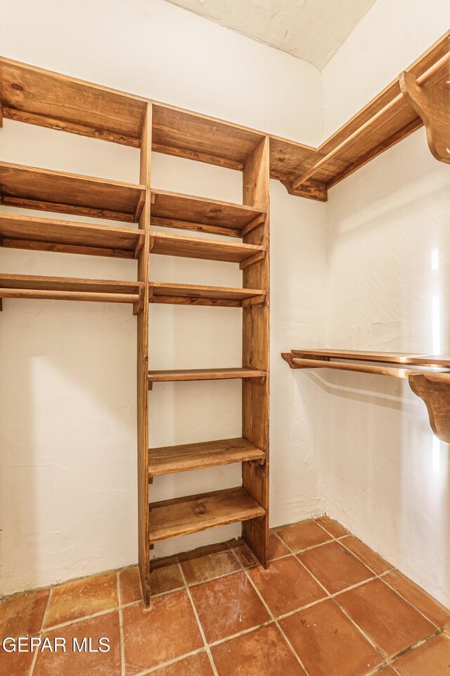 32 Cielo Dorado Dr, Anthony, NM 88021 - view of walk in closet