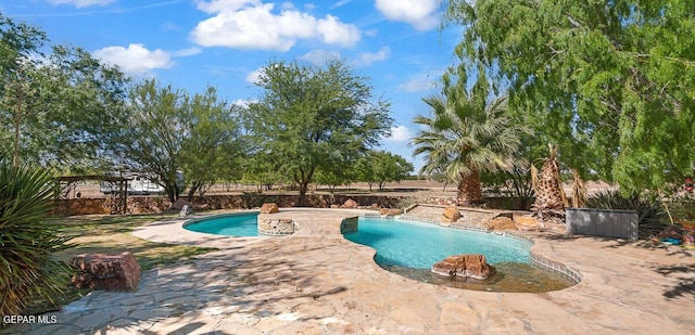 32 Cielo Dorado Dr, Anthony, NM 88021 - outdoor pool with a patio