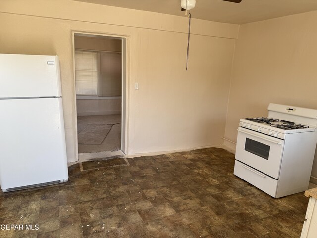 222 Lone Star Pl, El Paso, TX 79907 - kitchen with white appliances and a ceiling fan