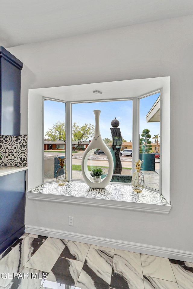 701 La Cruz Dr, El Paso, TX 79902 - details with baseboards