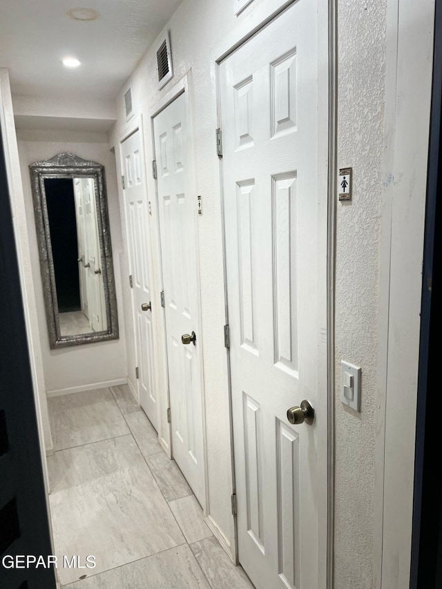 701 La Cruz Dr, El Paso, TX 79902 - hall featuring visible vents