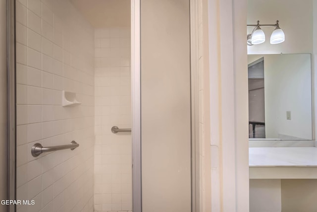 10632 Park View Cir, El Paso, TX 79935 - bathroom featuring a stall shower