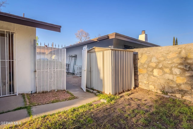 10632 Park View Cir, El Paso, TX 79935 - view of shed featuring fence