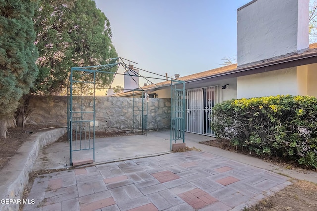 10632 Park View Cir, El Paso, TX 79935 - view of patio / terrace with fence