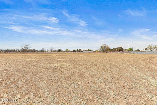 702 Thompson Rd, San Elizario, TX 79849 - view of yard featuring a rural view
