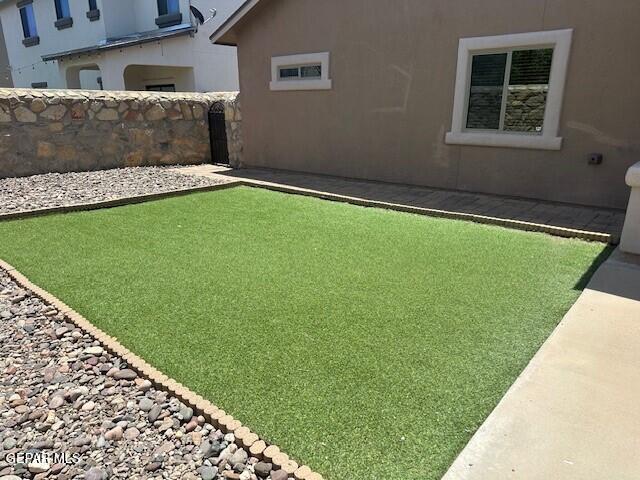 14325 Coyote Trl, El Paso, TX 79938 - view of yard