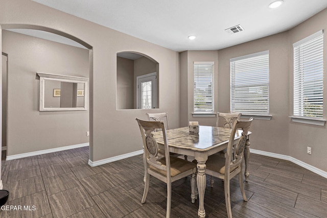 14439 Eastbrook Dr, El Paso, TX 79938 - dining room featuring wood finished floors, baseboards, visible vents, and recessed lighting