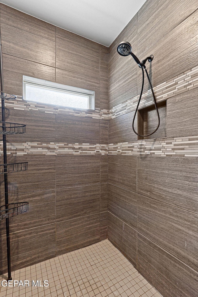 14439 Eastbrook Dr, El Paso, TX 79938 - full bath featuring tiled shower