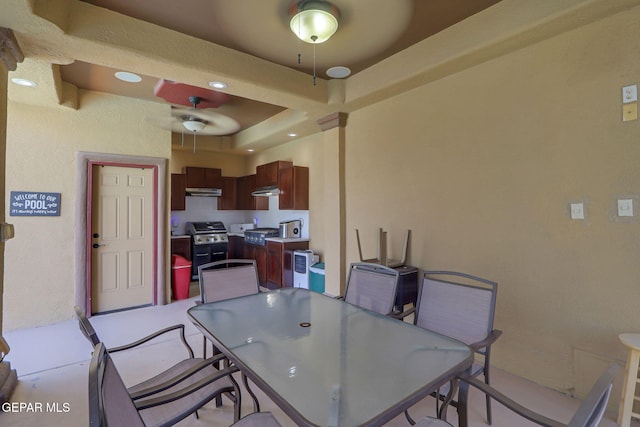 dining room featuring a ceiling fan