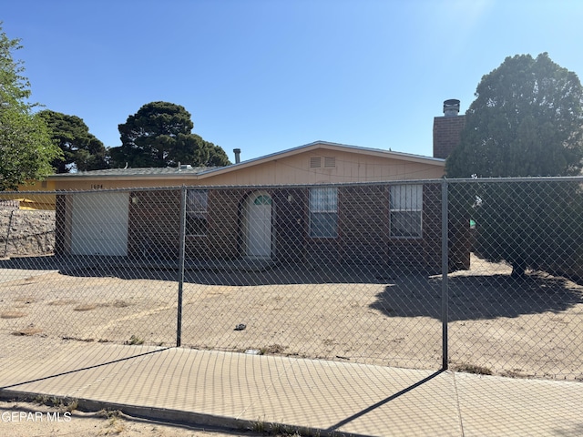1604 Rick Rhodes Dr, El Paso, TX 79936 - manufactured / mobile home featuring fence