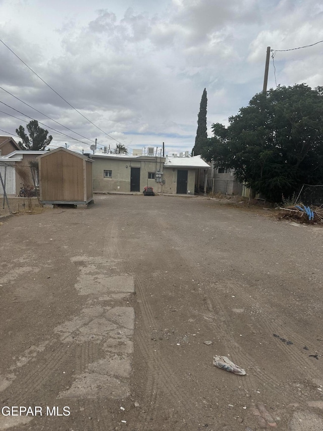 3506 Pera Ave Unit A & B, El Paso, TX 79905 - view of yard with a storage shed and an outdoor structure