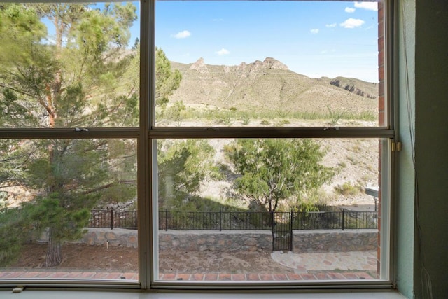 5628 Buckley Dr, El Paso, TX 79912 - details with a mountain view