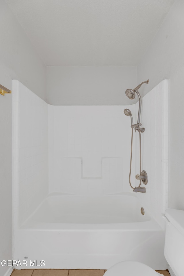 2352 Tierra Blanda Dr, El Paso, TX 79938 - bathroom featuring toilet and shower / tub combination