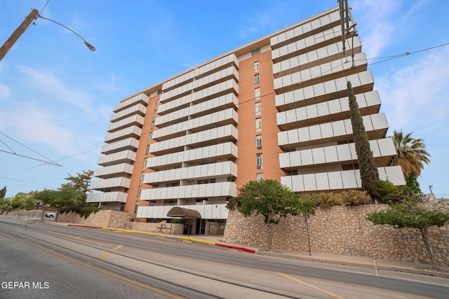 1800 N Stanton Unit 502, El Paso, TX 79902 - view of building exterior