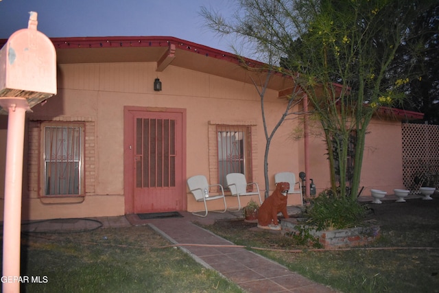 632 Mauer Rd, El Paso, TX 79915 - view of exterior entry with stucco siding