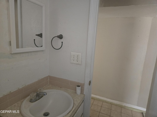 632 Mauer Rd, El Paso, TX 79915 - bathroom featuring vanity and tile patterned flooring