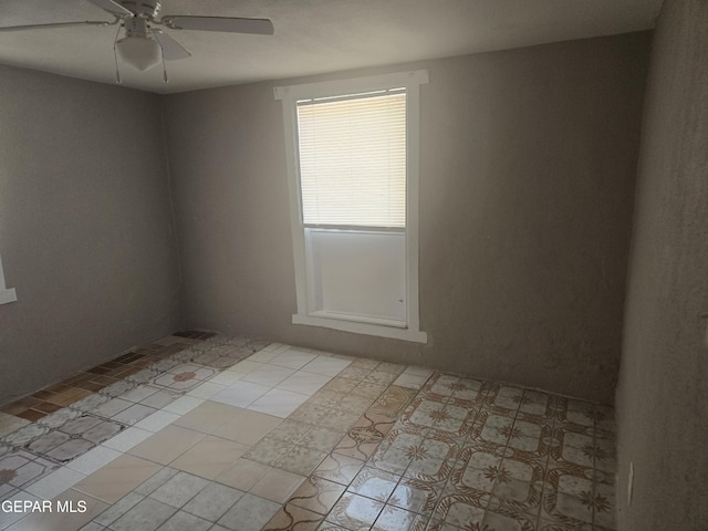 632 Mauer Rd, El Paso, TX 79915 - unfurnished room featuring ceiling fan