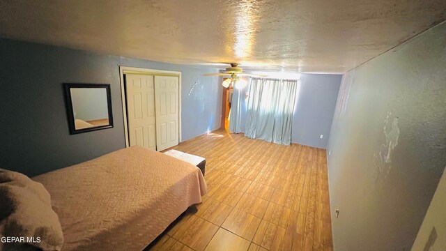 610 Jewels Dr, Socorro, TX 79927 - bedroom with a ceiling fan and a closet