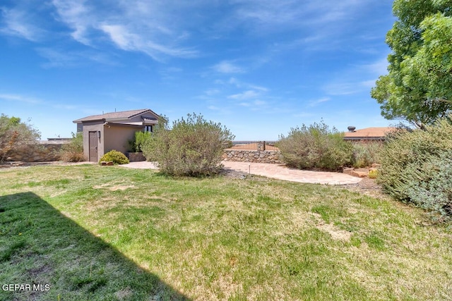 7229 Camino Del Sol Dr, El Paso, TX 79911 - view of green lawn