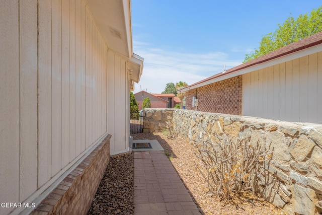 1808 Loanda Ln, El Paso, TX 79928 - view of side of property with fence