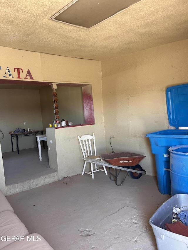 15551 Lowell Rd, Clint, TX 79836 - interior space