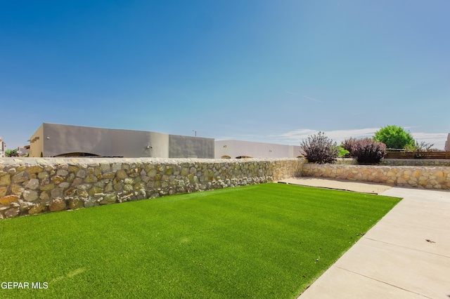 13145 Hazy, El Paso, TX 79938 - view of grassy yard
