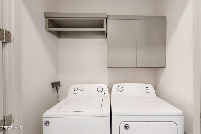 337 Vin Almoradi Ct, El Paso, TX 79912 - laundry room with washing machine and dryer
