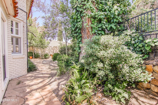 6041 Torrey Pines Dr, El Paso, TX 79912 - view of patio with fence