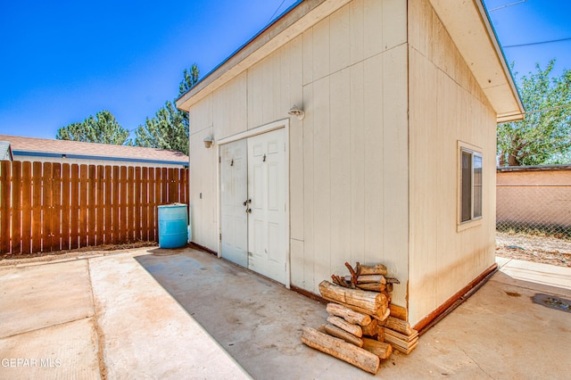916 Mike Maros St, Fabens, TX 79838 - view of outdoor structure featuring fence