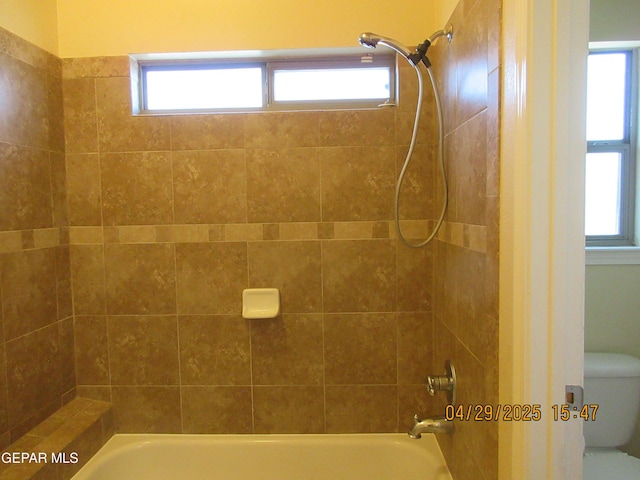 11233 Red Barrel Pl, El Paso, TX 79934 - full bath with toilet and bathtub / shower combination
