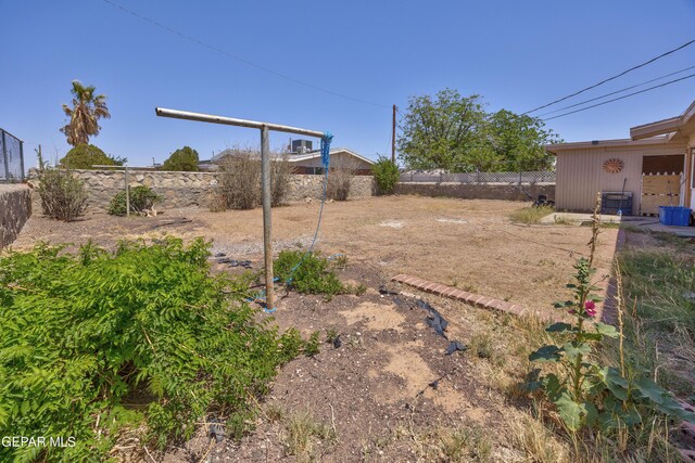 5201 Capistrano Dr, El Paso, TX 79924 - view of yard with a fenced backyard