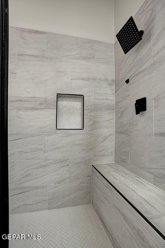 12617 Sun Spirit Dr, El Paso, TX 79938 - full bath featuring tiled shower