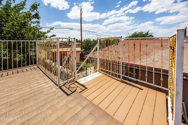 9232 Morelia Rd, El Paso, TX 79907 - view of wooden terrace