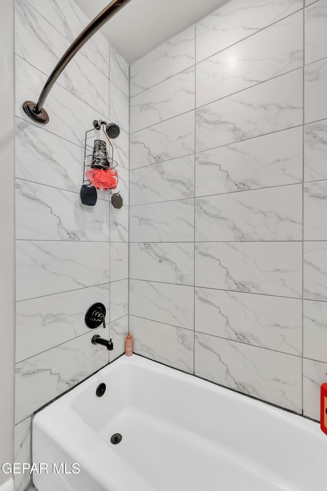 bathroom featuring shower / bathing tub combination