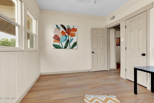 2723 Grant Ave, El Paso, TX 79930 - unfurnished room with light wood-style flooring and baseboards