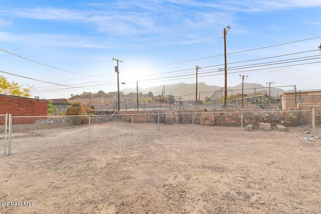 2723 Grant Ave, El Paso, TX 79930 - view of yard featuring a mountain view