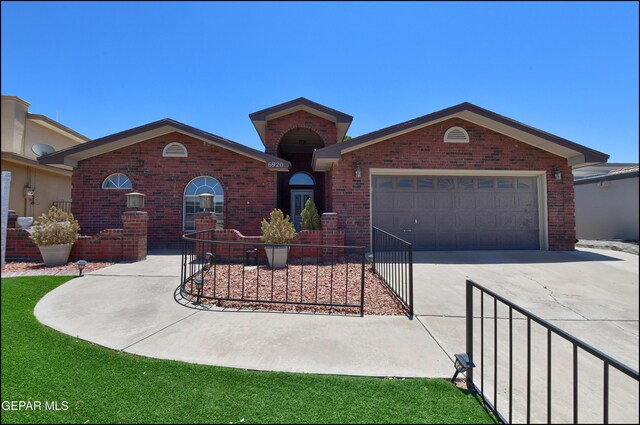 6920 Crown Ridge Dr, El Paso, TX 79912 - photo 3