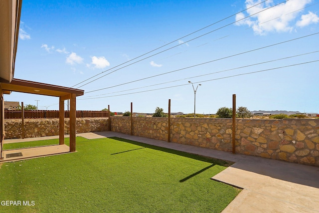 1021 Aerodyne Pl, El Paso, TX 79928 - view of yard with a patio