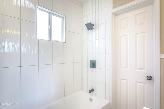 bathroom featuring shower / bathing tub combination