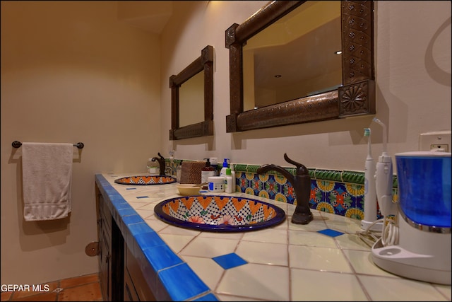 5401 Tierra Vista Dr, El Paso, TX 79932 - bathroom with vanity