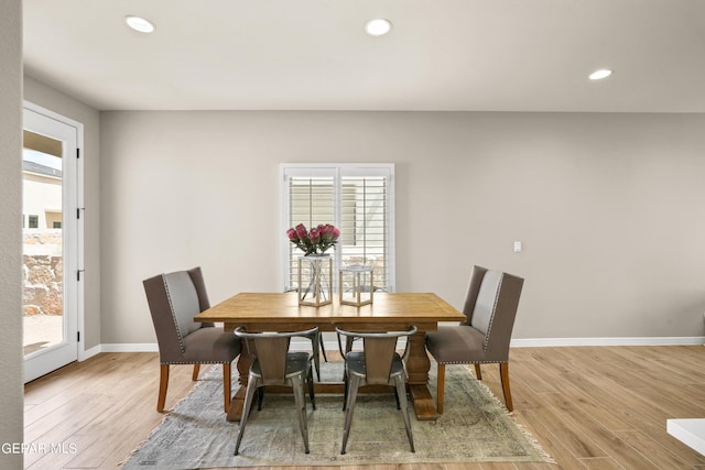 921 Raegil St, El Paso, TX 79928 - dining area featuring light wood-style flooring, recessed lighting, and baseboards