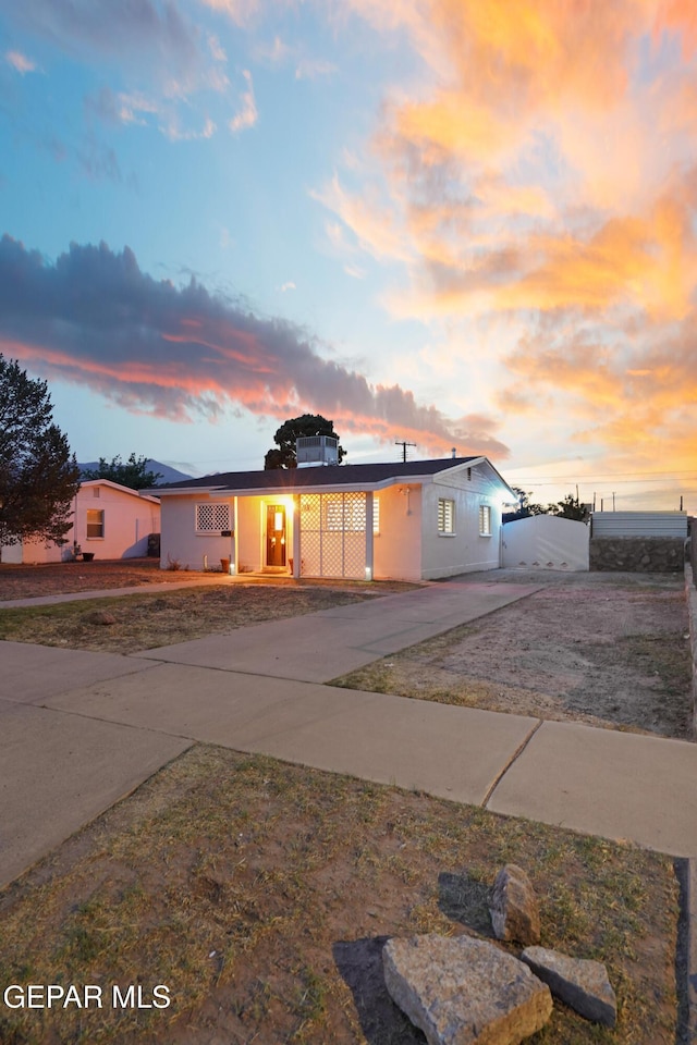 view of front of home with driveway