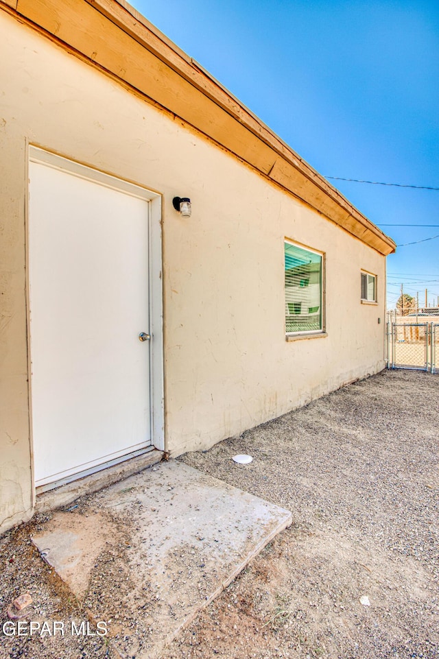 8929 Robert Dr Unit 1 & 2, El Paso, TX 79904 - exterior space with fence
